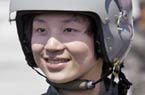 實拍中國戰機美女飛行員