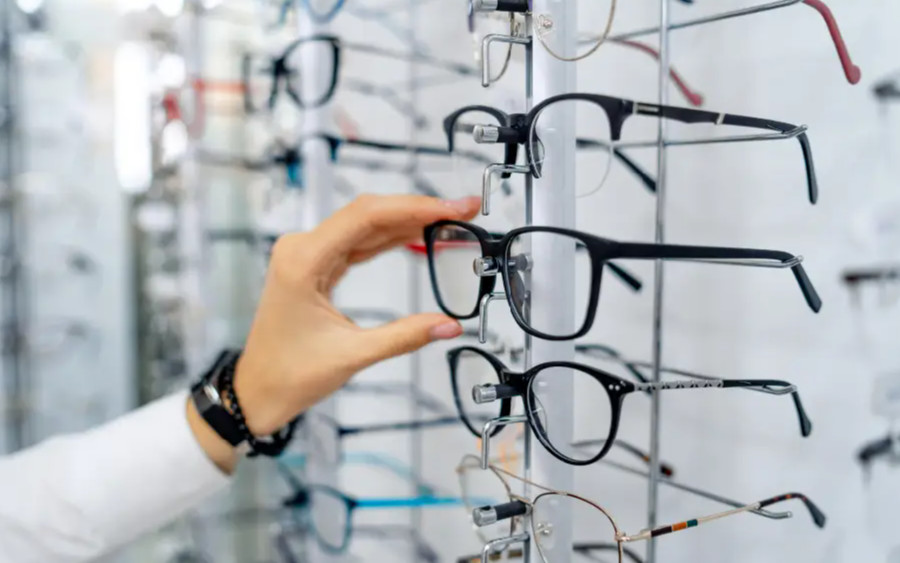 人民銳評：是時候打破眼鏡行業的價格“濾鏡”了！