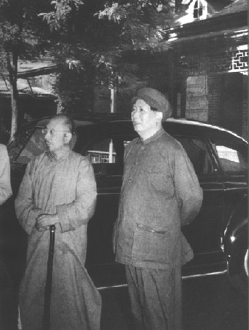 毛泽东/1949年8月，毛泽东和老朋友柳亚子在一起。...