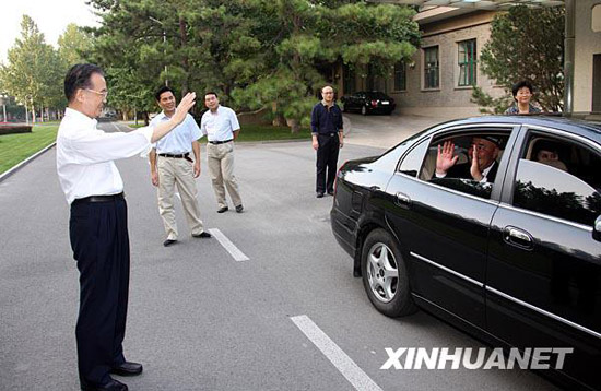 温总理与维族农民见面细节太感人 (3)